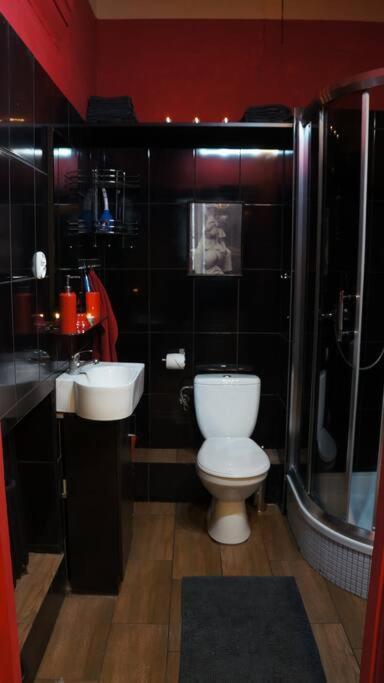 Apartament Vintage Bdsm Kinky - Entire 65m2 Space For Up To 6-guests - Fully Equipped *