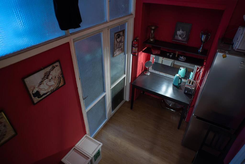 Vintage Bdsm Kinky - Entire 65m2 Space For Up To 6-guests - Fully Equipped Apartament *