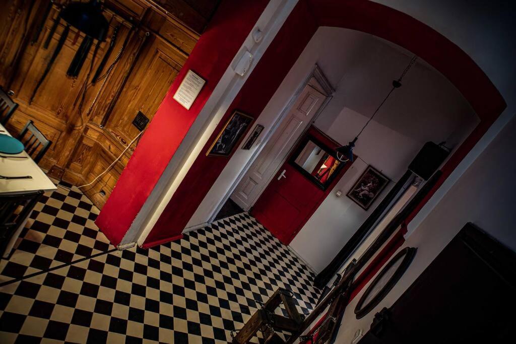 Apartament Vintage Bdsm Kinky - Entire 65m2 Space For Up To 6-guests - Fully Equipped Wrocław